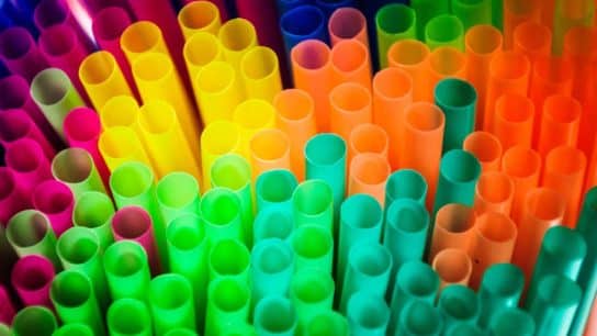 Trump Signs Order to Bring Back Plastic Straws, Claiming Paper Ones ‘Don’t Work’